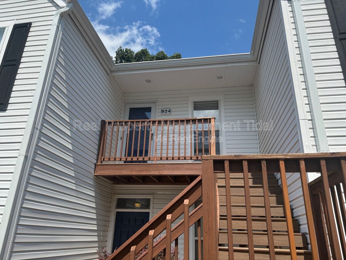 Foto principal - 924 Ironwood Dr