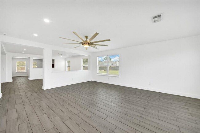 Building Photo - 6806 Shining Sumac Ave
