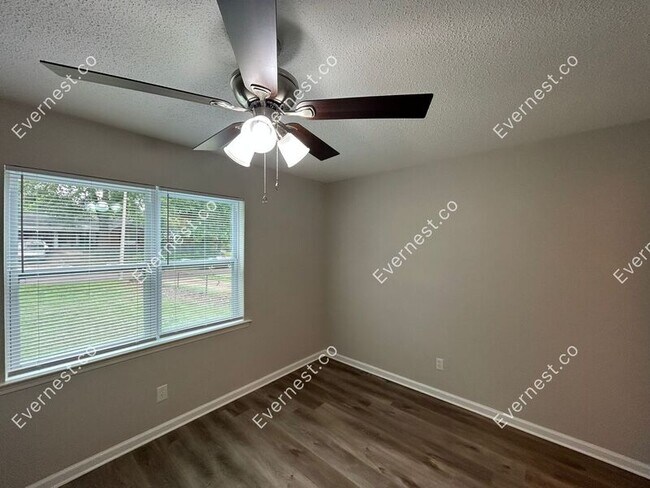 Building Photo - 8641 Kinard Cove
