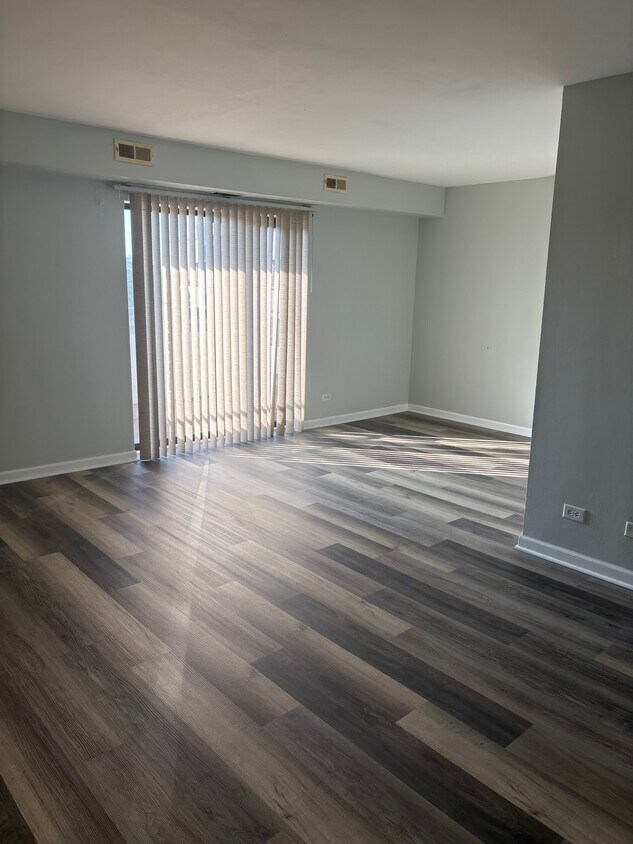 Foto principal - 1460 Fairlane Dr