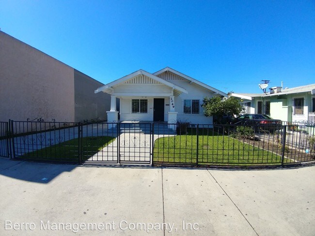 Building Photo - 2069-2071 Long Beach Boulevard