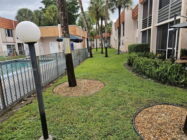 Foto del edificio - 7610 Stirling Rd