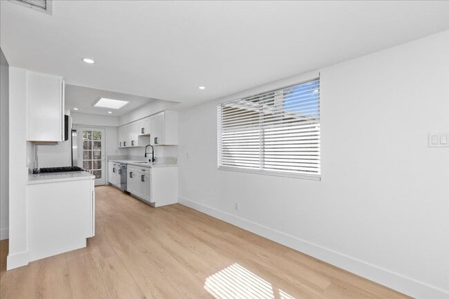 Building Photo - 6910 Eberhart St