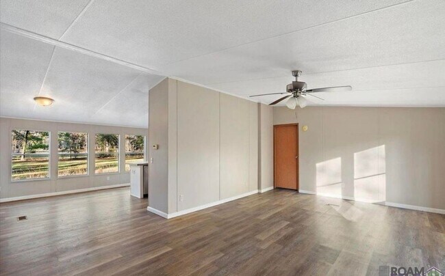 Foto del edificio - 9853 Springfield Rd
