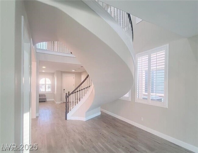 Building Photo - 927 Via Canale Dr