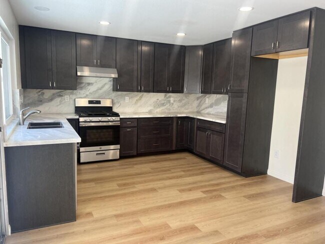 Foto del edificio - 10850 Eberly Ct