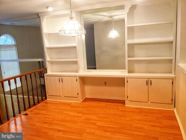 Building Photo - 12219 Thorn Grove Pl
