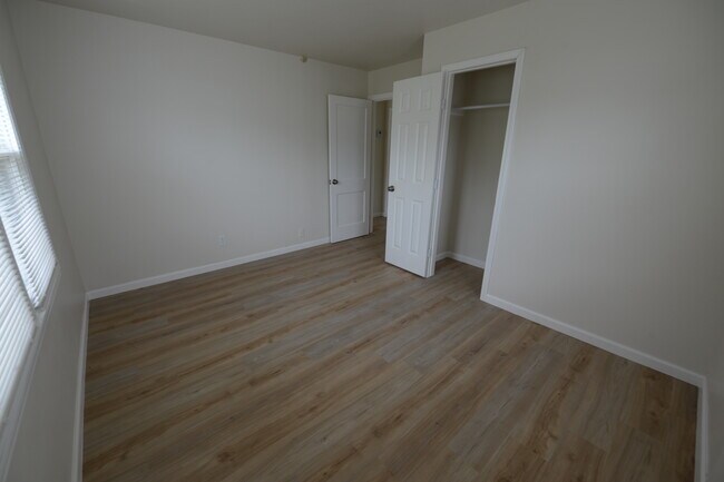 Building Photo - 111 W Haddock St