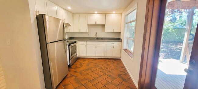 Foto del edificio - Charming 3-Bedroom Rambler in Seattle/Shoreline