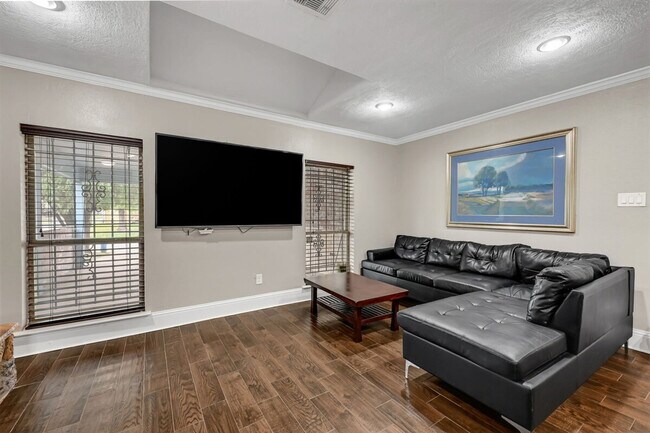 Building Photo - 6335 Tall Willow Dr