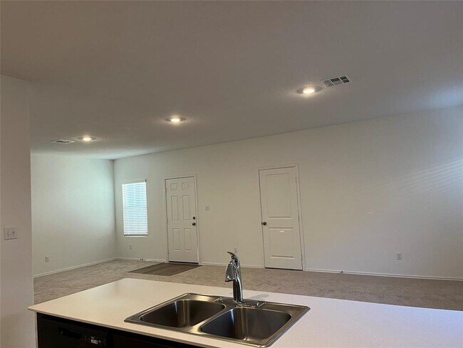 Building Photo - 417 Bass Dr