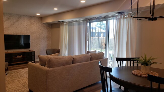 Building Photo - Executive Suites 3