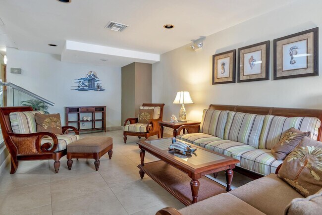 Foto del edificio - 1009 N Ocean Blvd