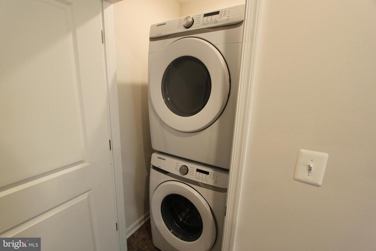 207 Presidents Pointe Ave, Ranson, WV 25438 Townhome Rentals in