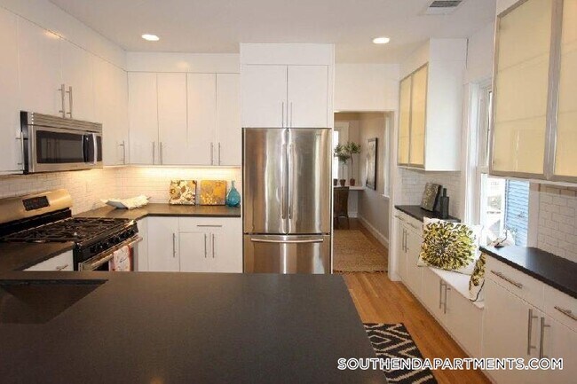 Foto del edificio - 658 Massachusetts Ave