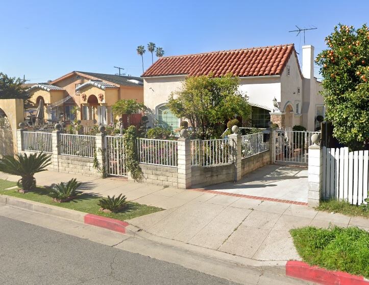 Primary Photo - 841 N Wilton Pl