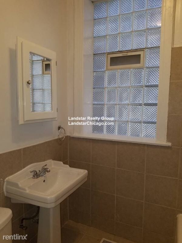 Foto del edificio - 7509 N Greenview Ave
