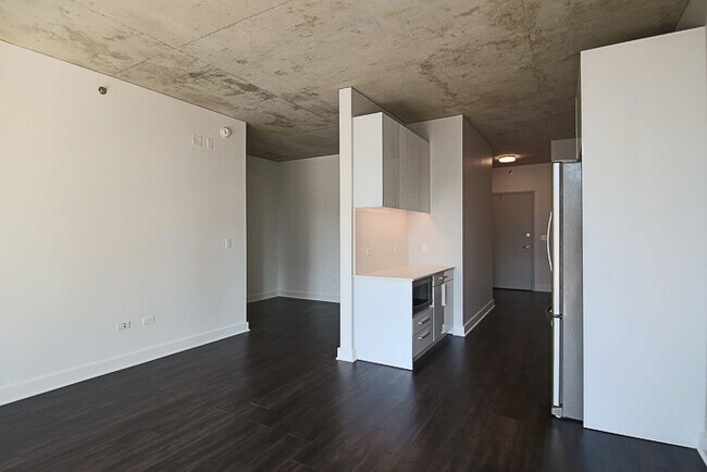 Building Photo - 116 W Illinois St