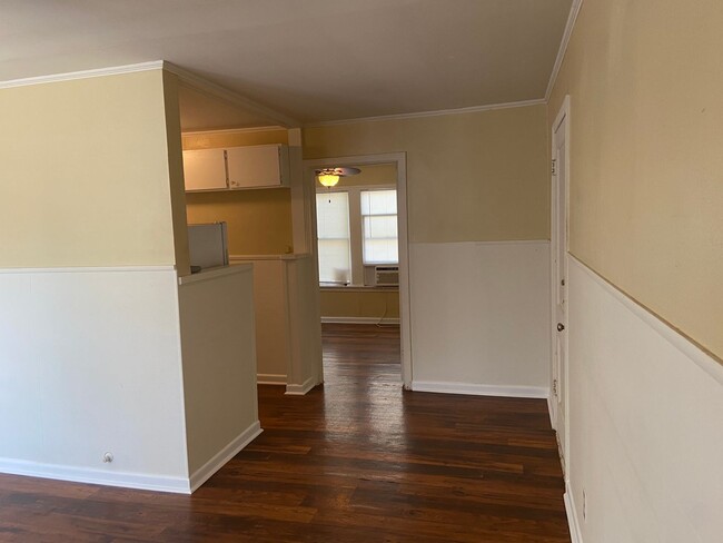 Building Photo - Affordable 1 Bedroom w/ Direct River Trail...