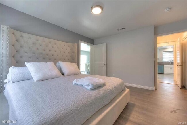 Foto del edificio - 3 br, 2 bath House - 3036 Military Ave