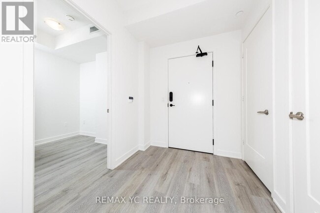 Building Photo - 121 Lower Sherbourne St