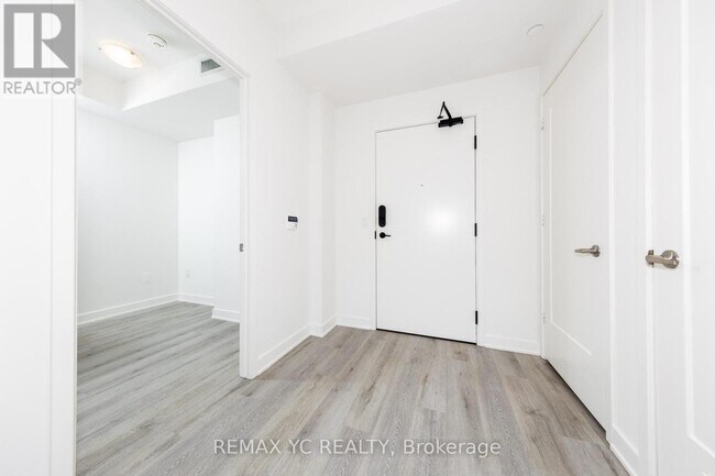 Photo du bâtiment - 121 Lower Sherbourne St