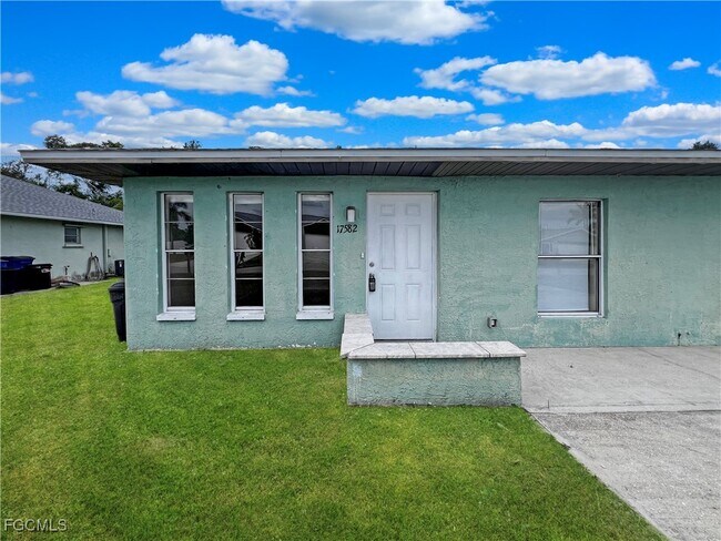 Foto del edificio - 17582 Cypress Point Rd