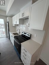 Building Photo - 705 Davis Dr