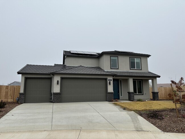 Building Photo - 2210 S Oakhurst Ct