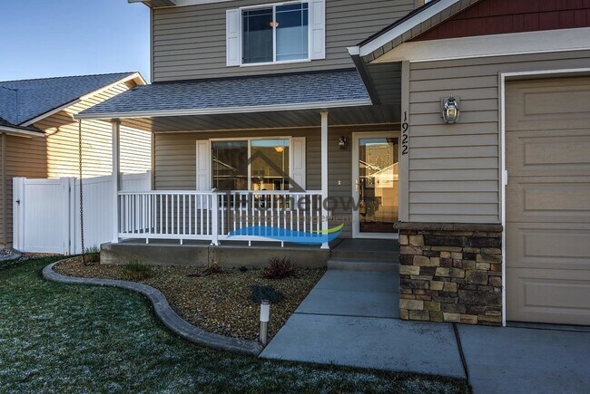 Foto del edificio - Spacious 4 bed 2.5 bath Home in Post Falls!