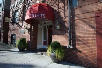 Building Photo - 715 SW King Ave