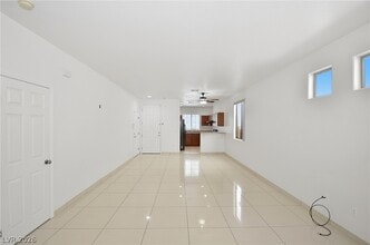 Building Photo - 4218 S Sugar Dr