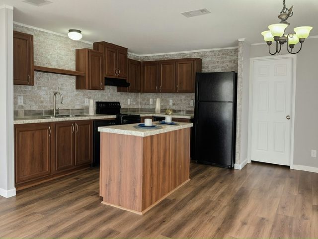 Foto del edificio - 6606 Stardust Ln