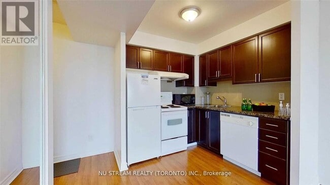 Building Photo - 70 Town Centre Court