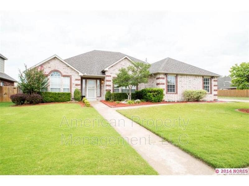 9919 E 123rd St, Bixby, OK 74008 House Rental in Bixby, OK