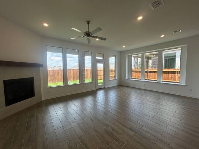 Foto del edificio - Brand new 4 bed in McKinney