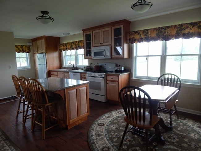 Kitchen - 80 County Rd 11