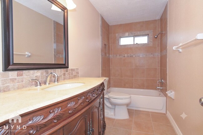 Foto del edificio - 7014 Stoney River Dr