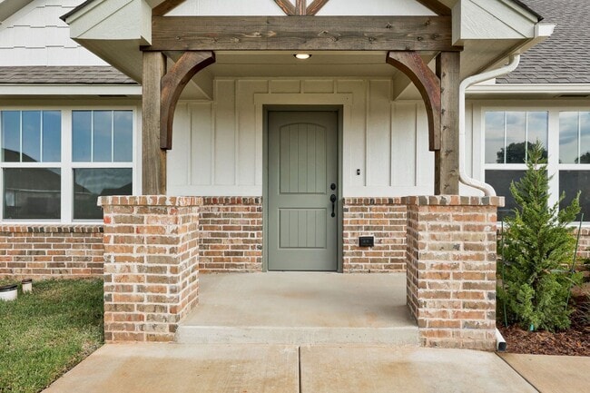 Building Photo - Brand New Home In Noble!