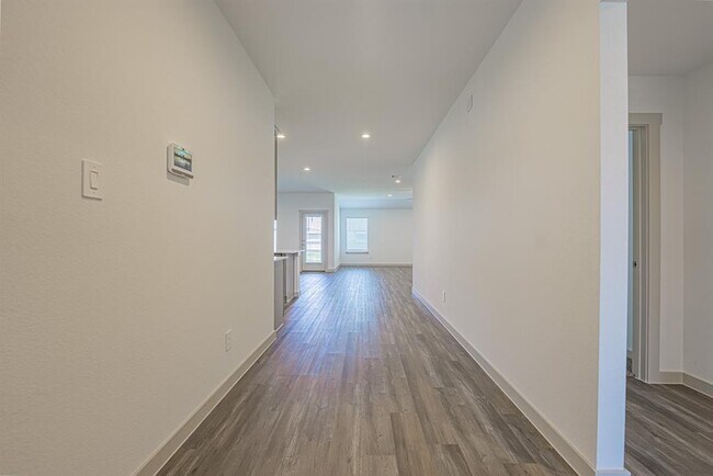 Foto del edificio - 3419 Harper Mdw Ln