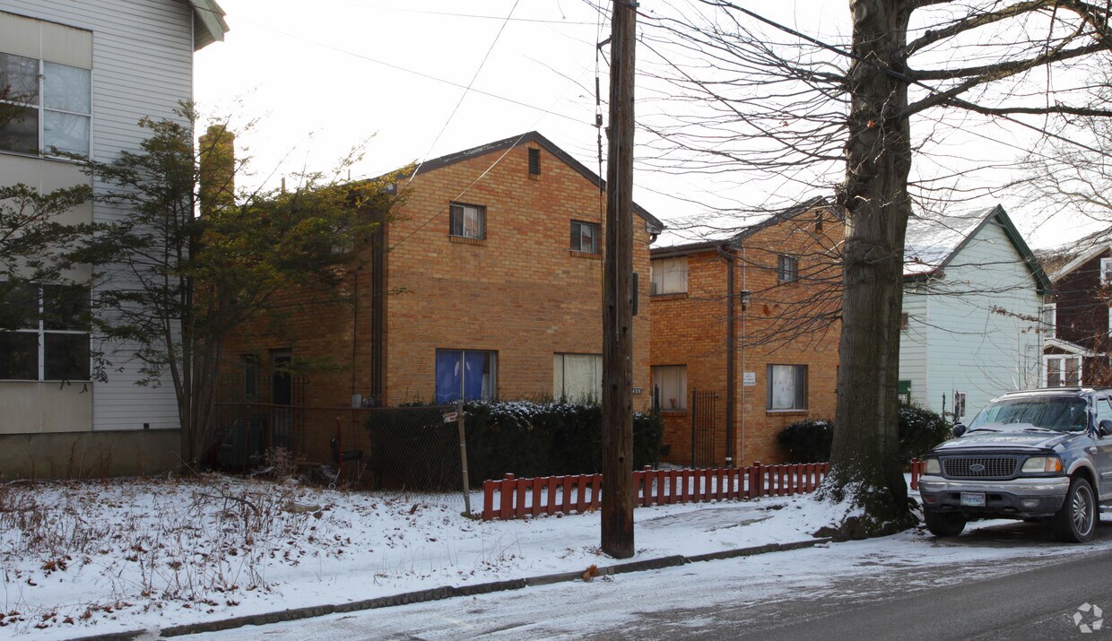 Building Photo - 404 South Ave