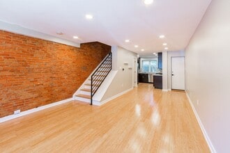 Building Photo - 2208 Montrose St