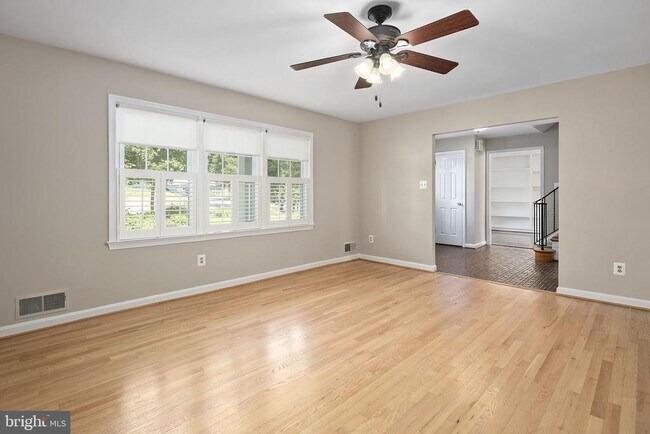 Foto del edificio - 2542 N Wakefield St