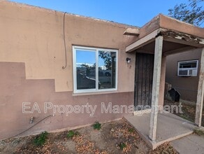 Building Photo - 542 Alvarado Dr SE