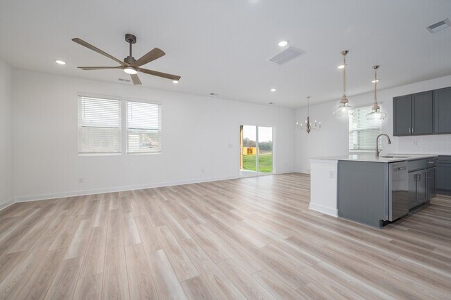 Foto del edificio - 5305 Carnegie Rd