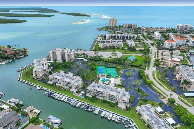 Foto del edificio - 897 Collier Ct