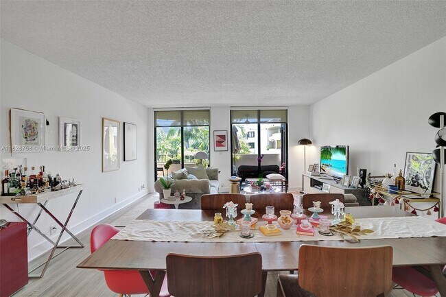 Building Photo - 161 Crandon Blvd