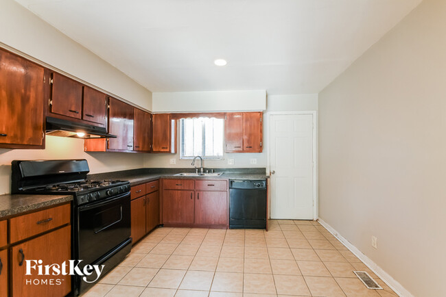 Building Photo - 10405 Curry Ct