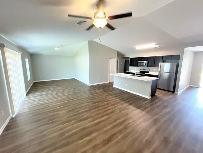 Foto del edificio - 1205 SW 25th St