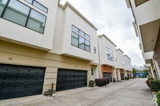 Building Photo - 70 N Hutcheson St